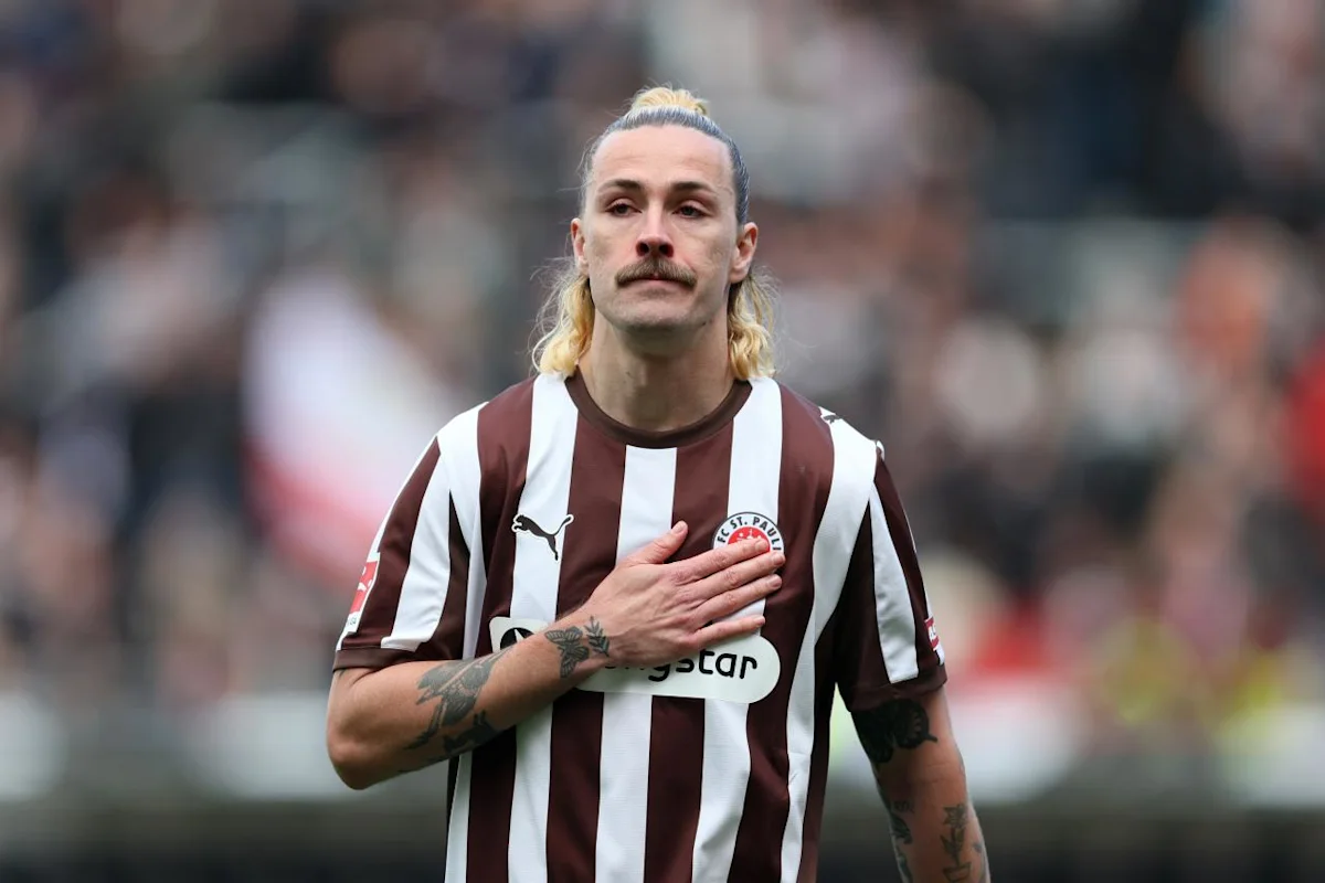 Jackson Irvine in a St. Pauli jersey
